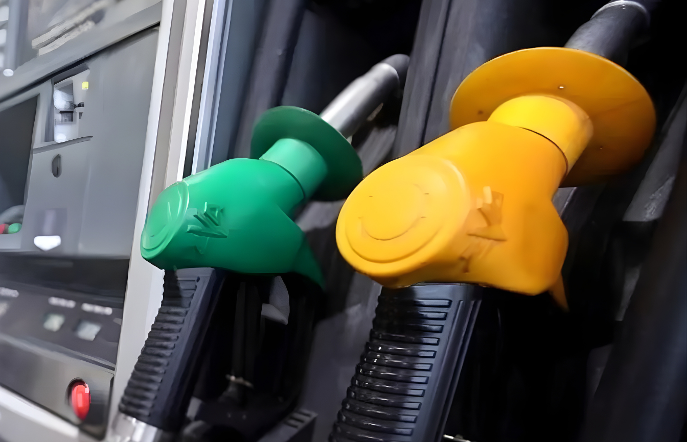 Unsubsidised RON 95 Set at RM2.65 as Malaysia Starts Weekly Price Float